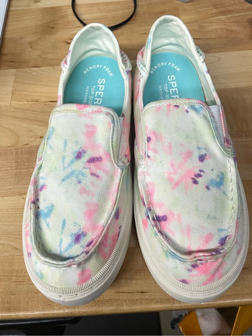 Sperry Kids Canvas Slip-On Sneakers in Pastel Tie-Dye, size 1 US